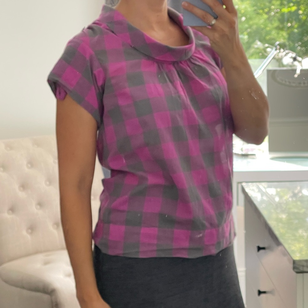 Like New! 100% cotton Plaid Women's Top in Pink and Gray, short sleeves XS